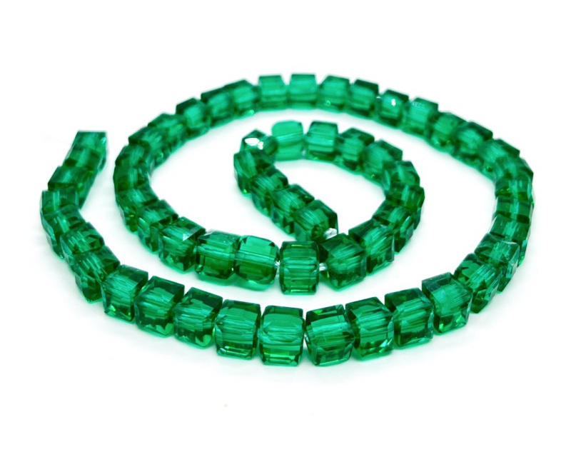 Бусины стеклянные форма кубик размер 7,5мм цвет зеленый (изумрудный) Зеленый