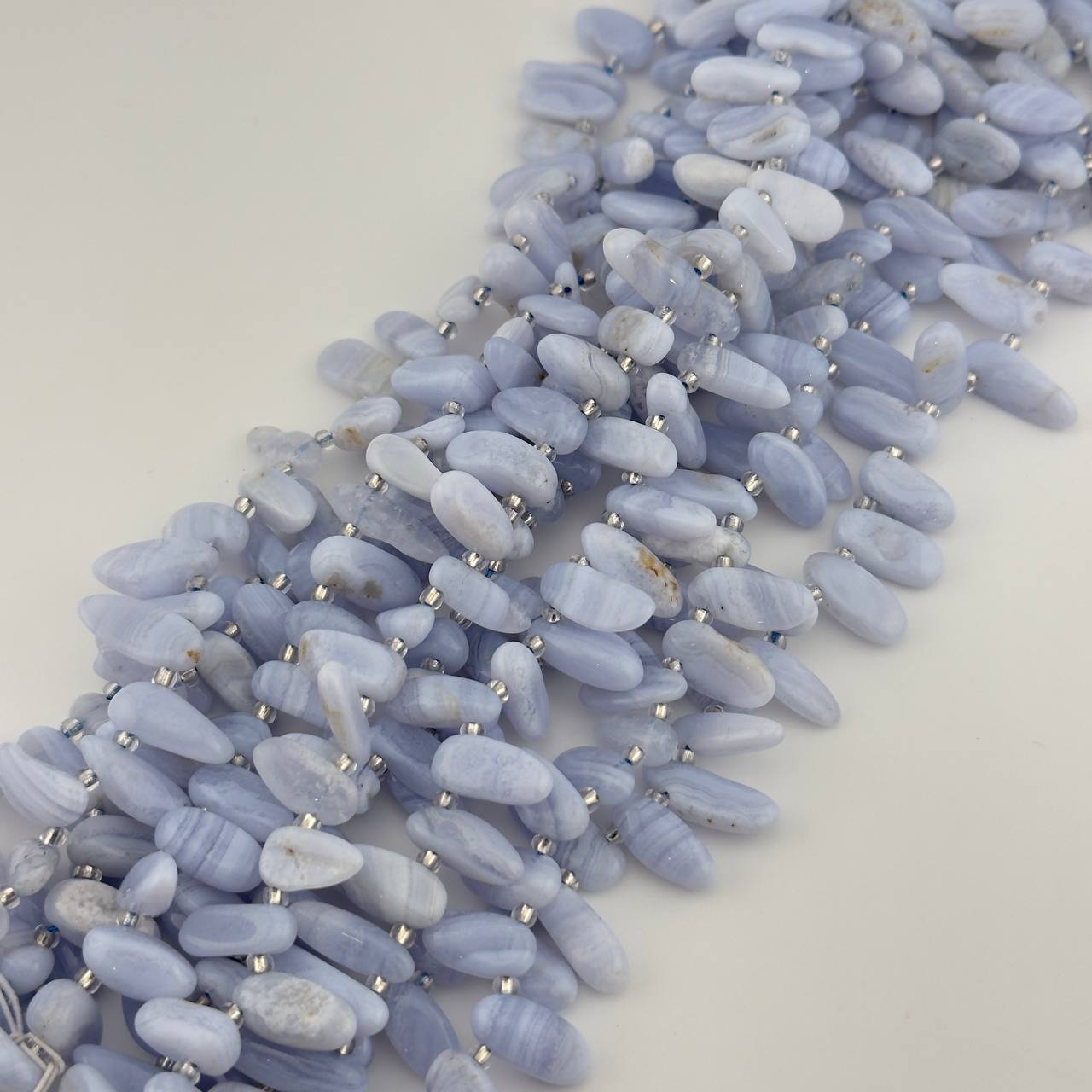 Агат голубой (Сапфирин) размер 16*7мм натуральный камень